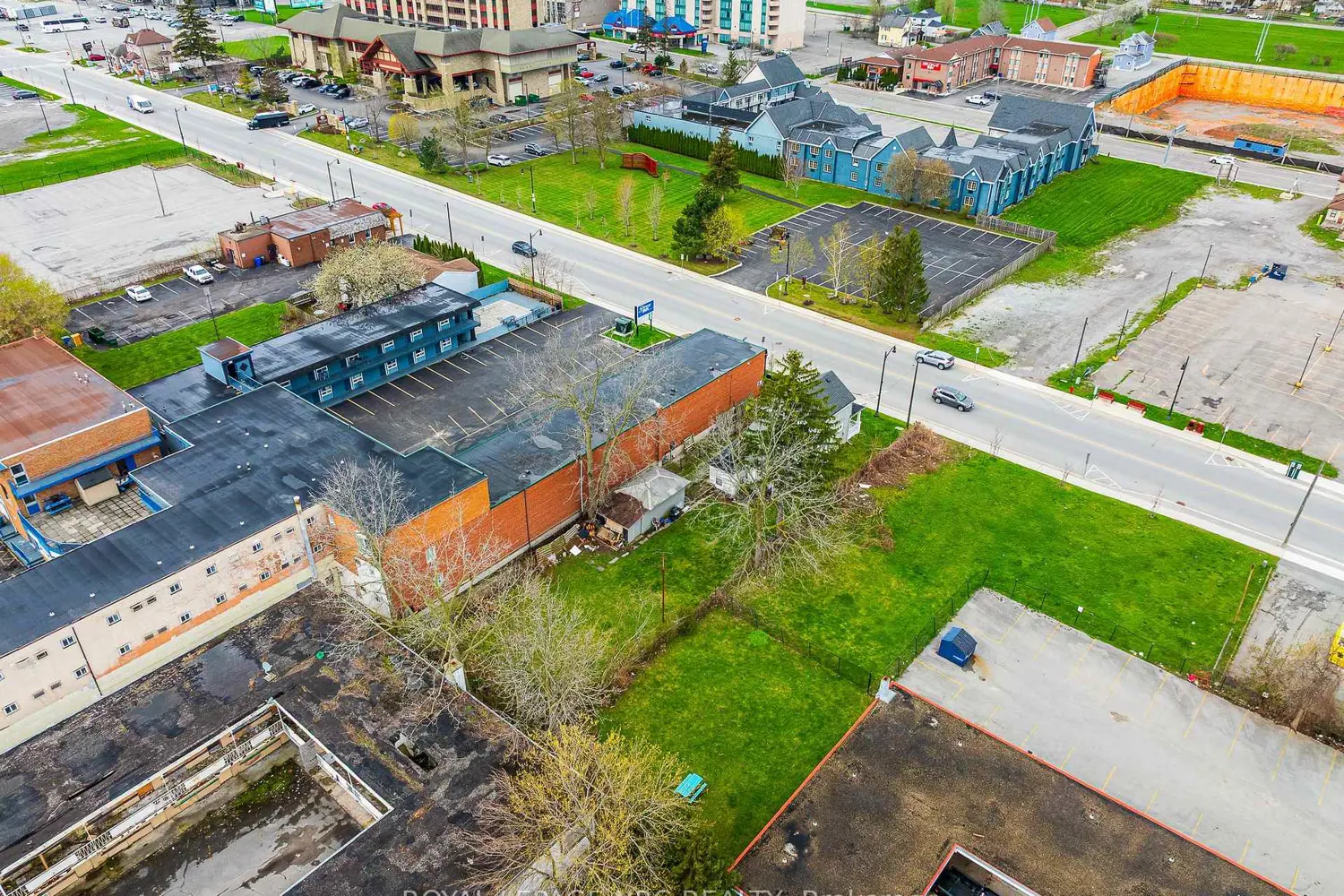 Additional image 4 of 5930 Fallsview Boulevard