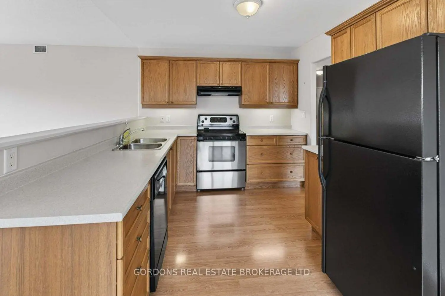 Additional image 13 of 350 Wellington Street 401