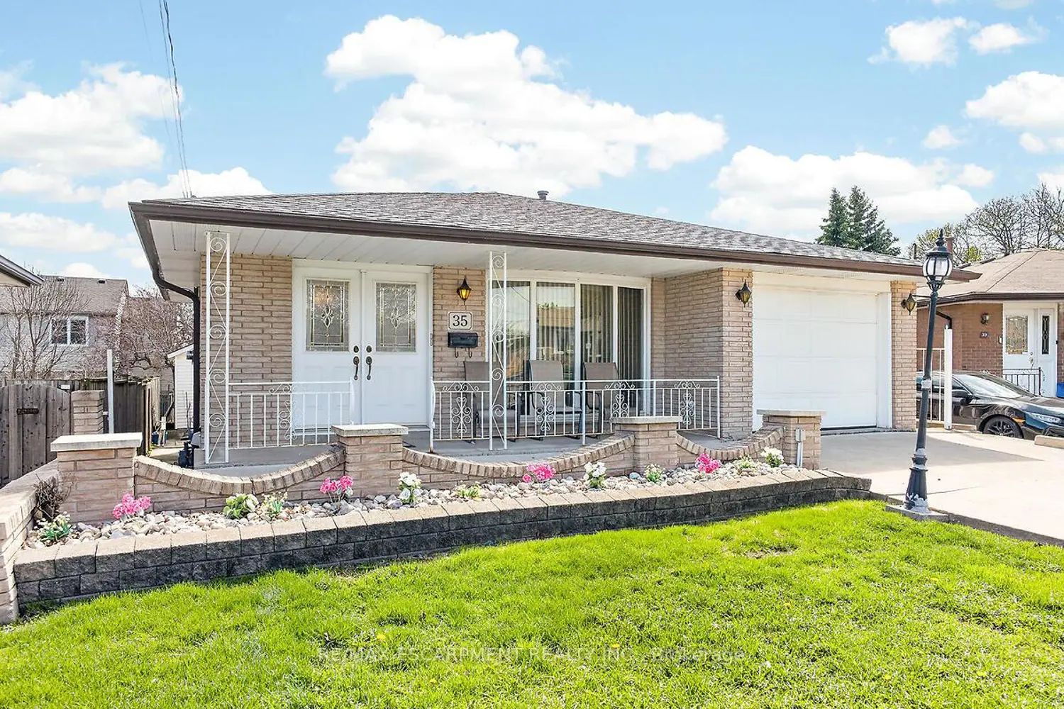 35 Rangeview Court