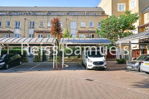 St. Davids Square, Isle Of Dogs, Docklands, London E14