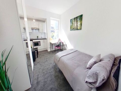 Gildabrook Road, Salford, Manchester M30, Room to rent