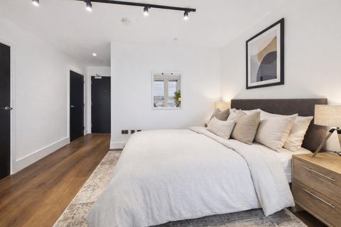 Water Way, North Kensington London NW10, Studio to rent