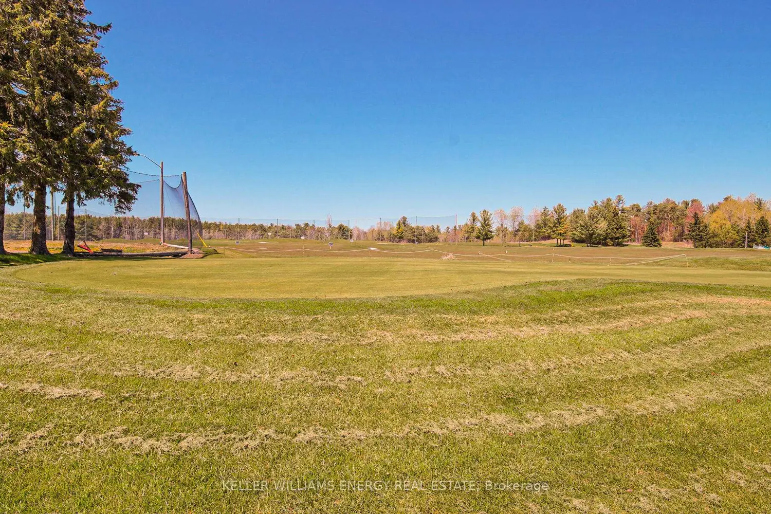 560 Taunton Road photo 4