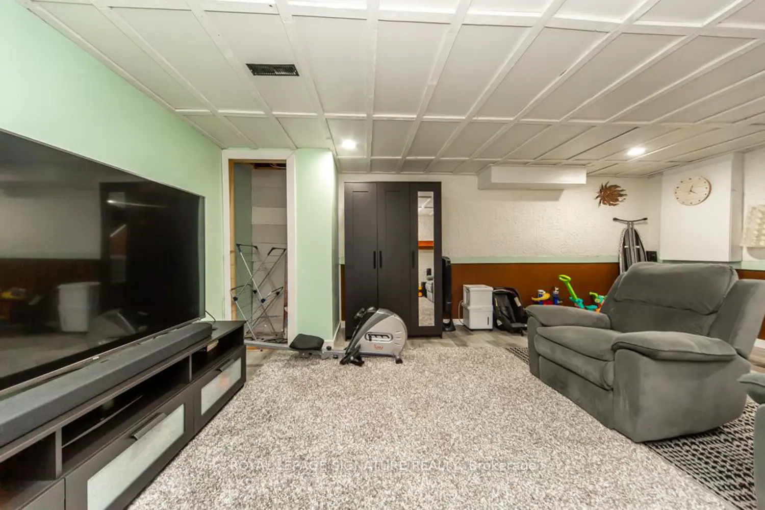 Additional image 15 of 1499 Fenelon Crescent