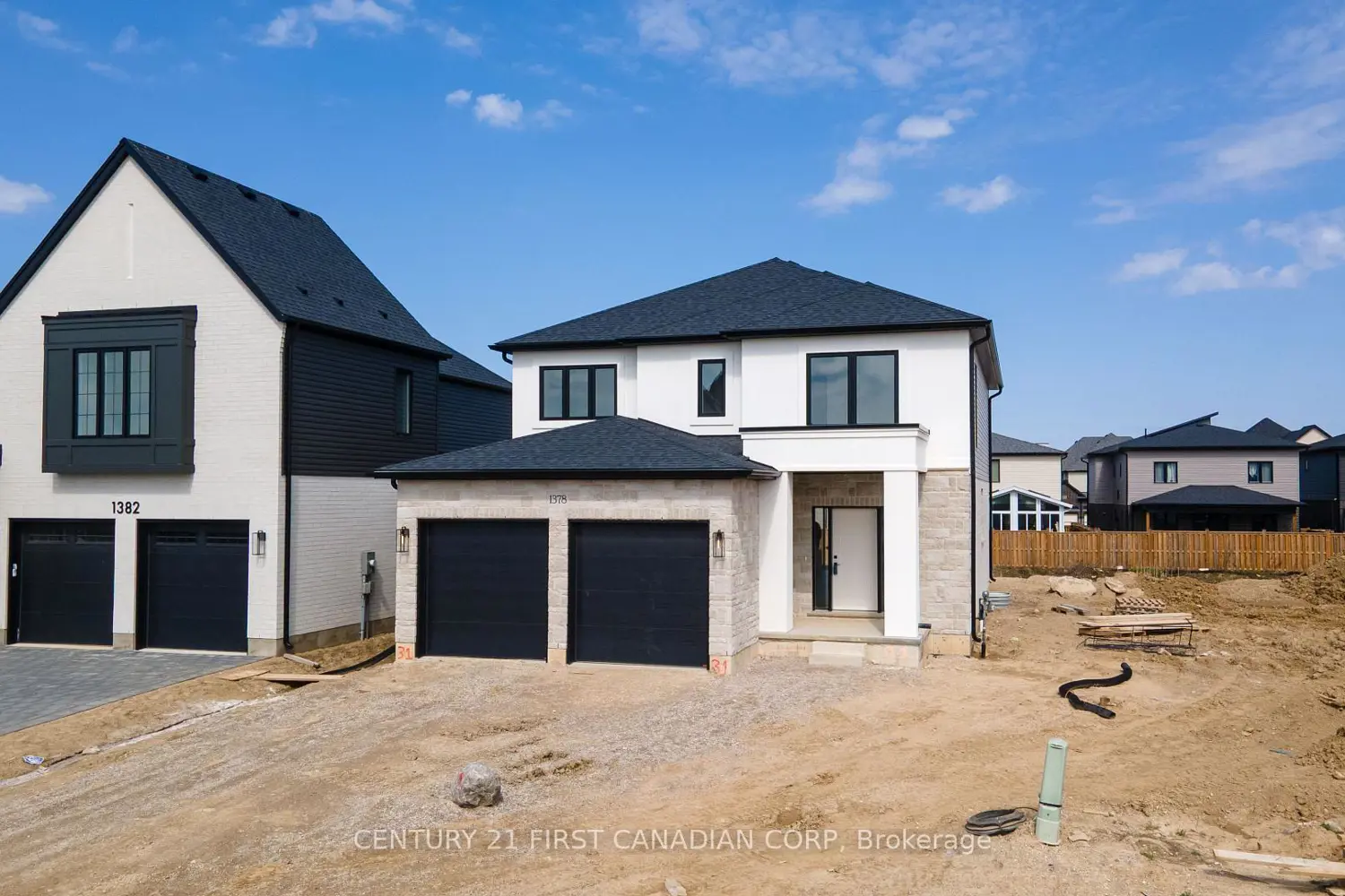1378 Shields Place photo 2