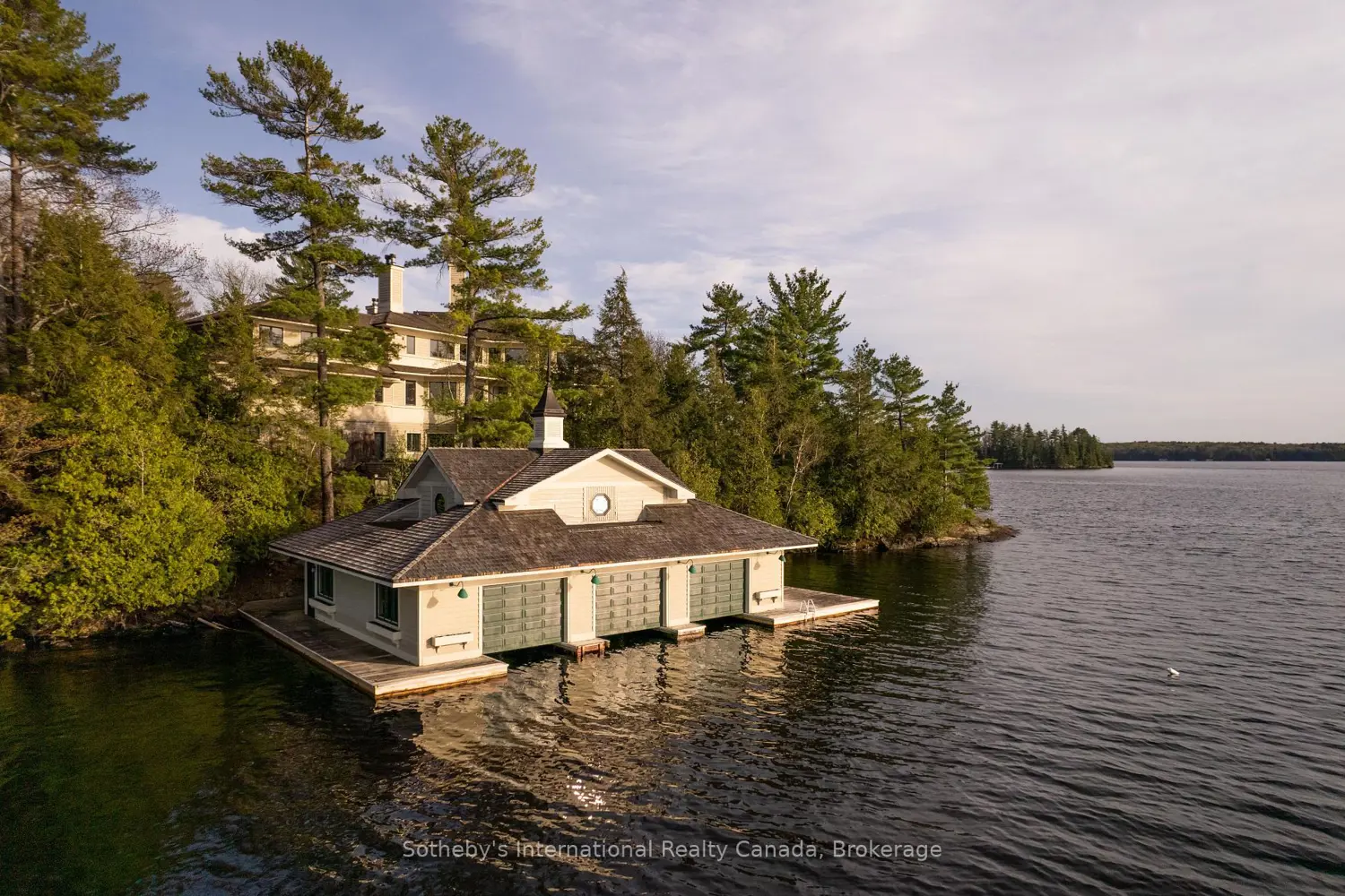 1250 Waldmere Road Full photo 4