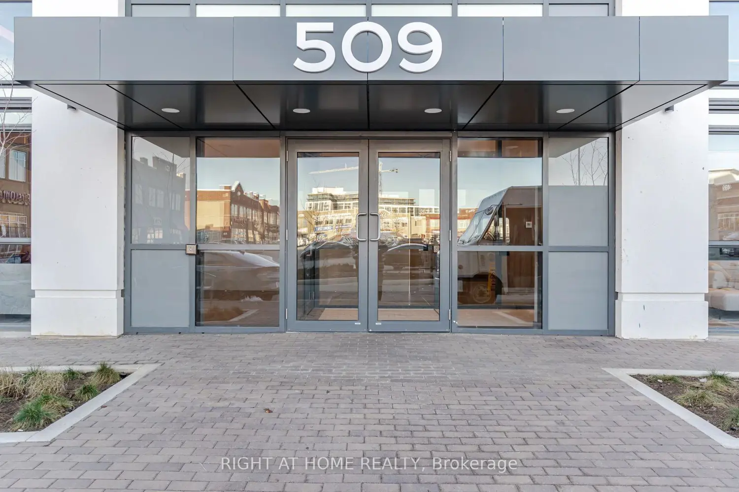 Additional image 12 of 509 Dundas Street 606