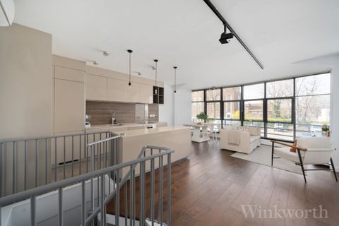 Frobisher Place, London SE15