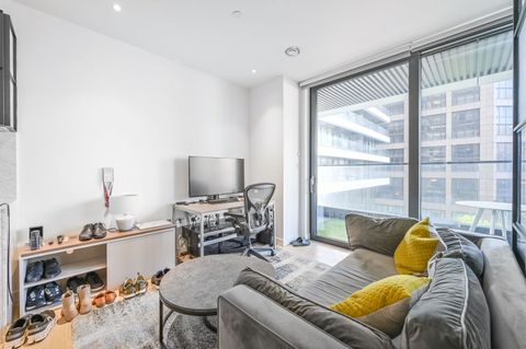 Bagshaw Building, Canary Wharf, London E14, Studio for sale