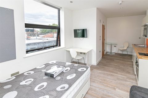 Crown House, 37-41 Prince Street, City Centre, Bristol BS1, Studio to rent