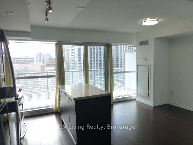 Additional image 4 of 1814-386 Yonge Street, Toronto, ON, M5B 0A5