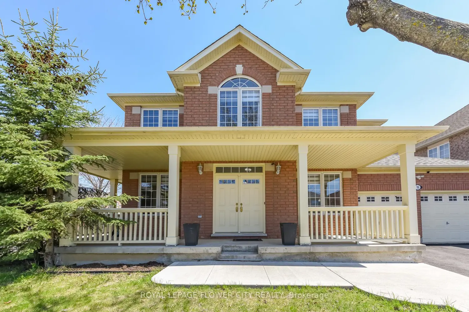 19 Maldives Crescent