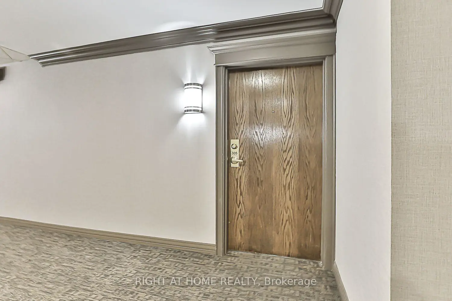 Additional image 3 of 8 Maison Parc Court 305