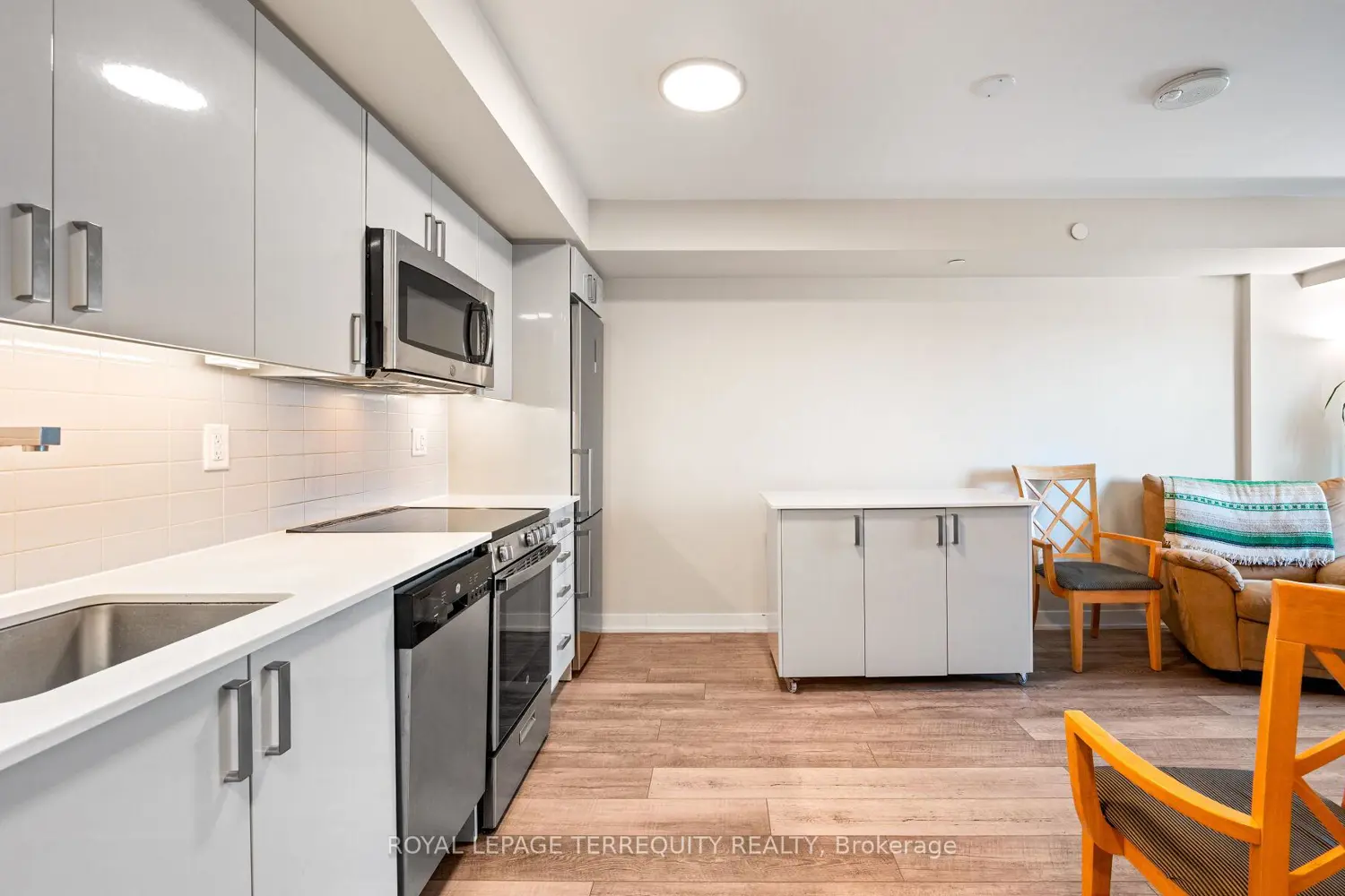 Additional image 3 of 38 Monte Kwinter Court 414