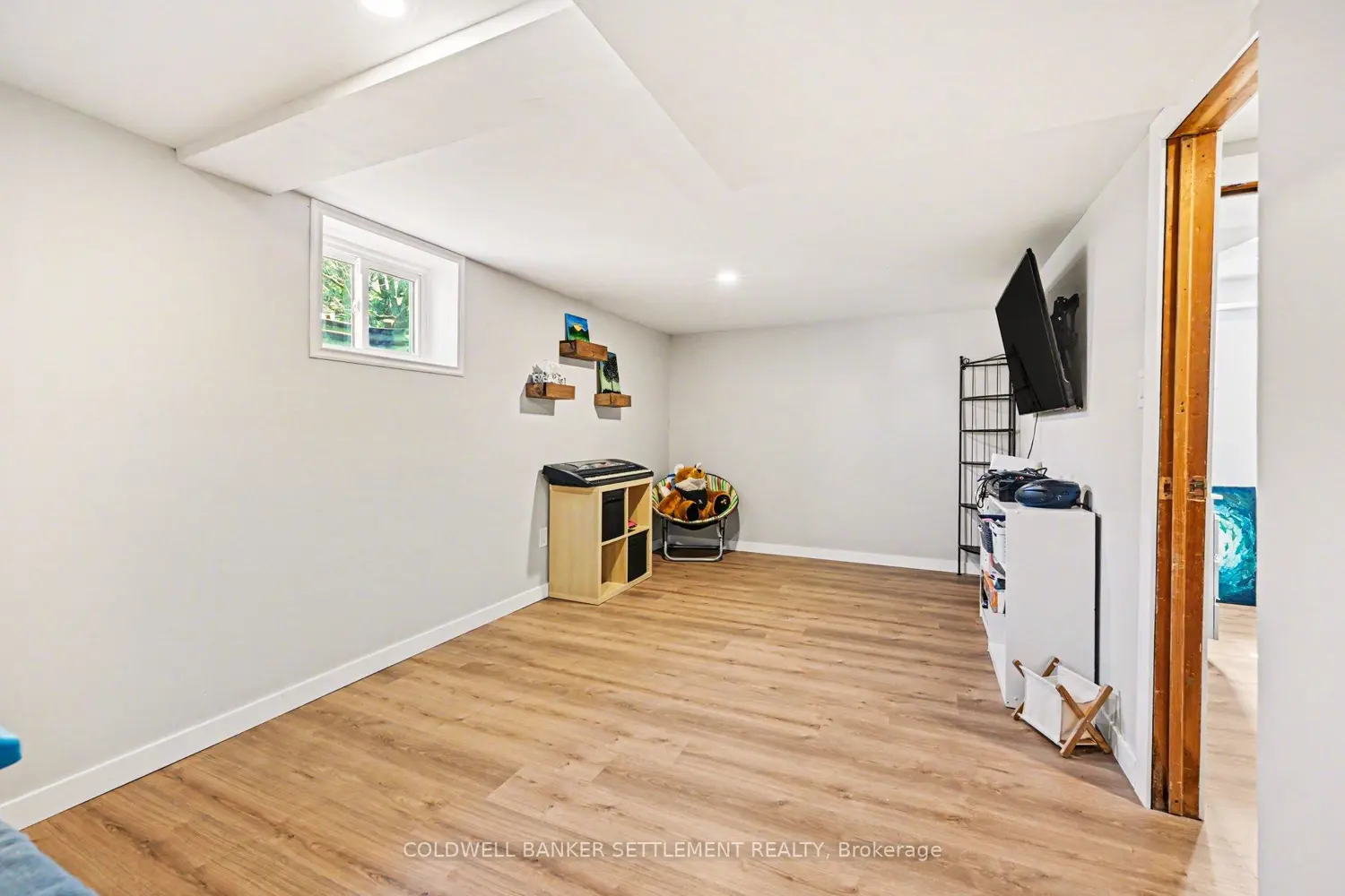 Additional image 10 of 27 Broadview Avenue