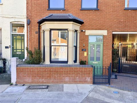 Jeddo Road, Wendell Park W12