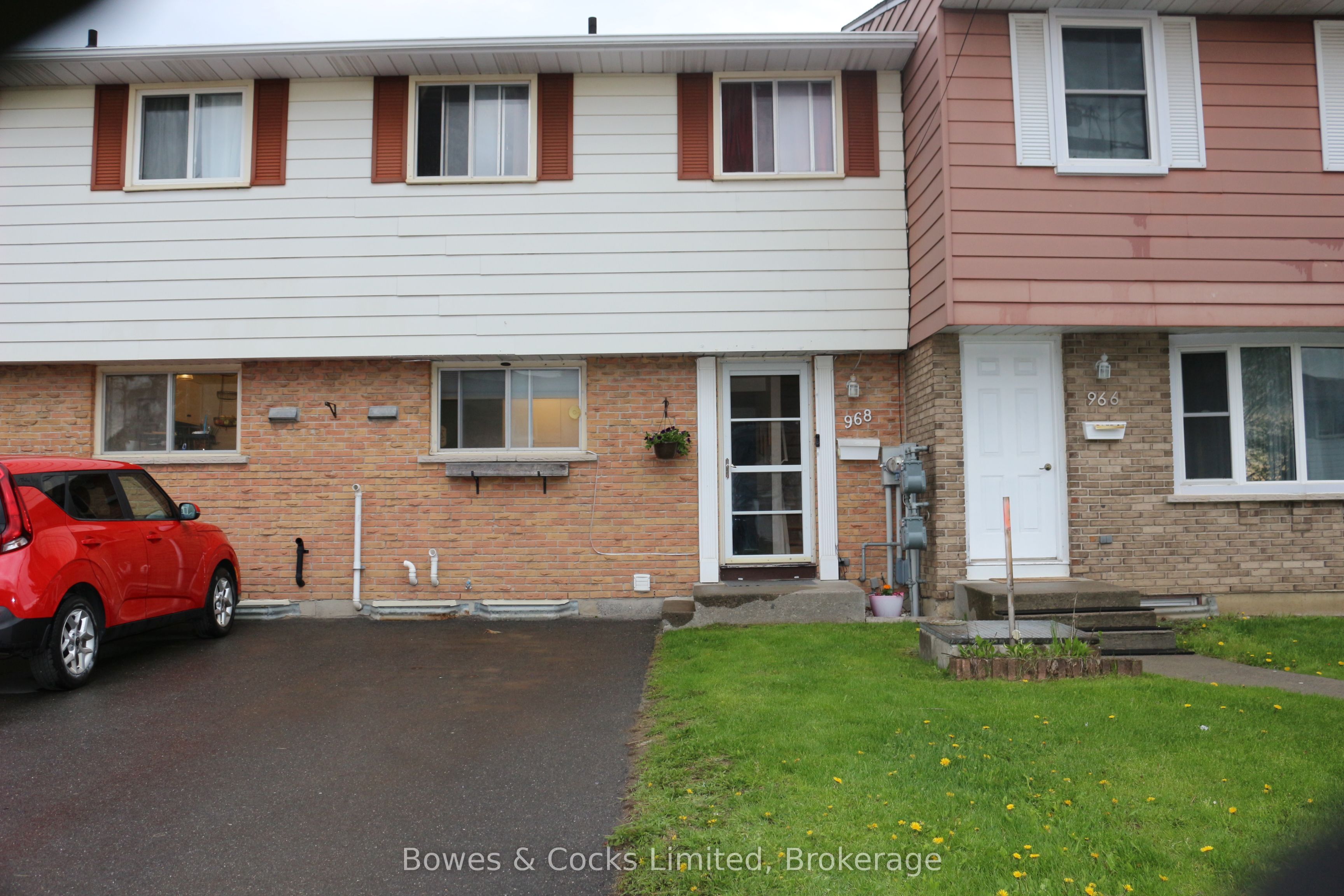 Additional image 2 of 968 Oakview Avenue, Kingston, ON, K7M 6W8