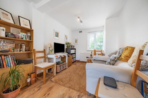 Delamere Road, Raynes Park, London SW20