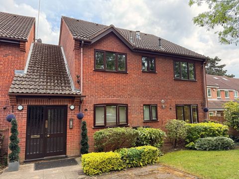 The Avenue, Northwood HA6