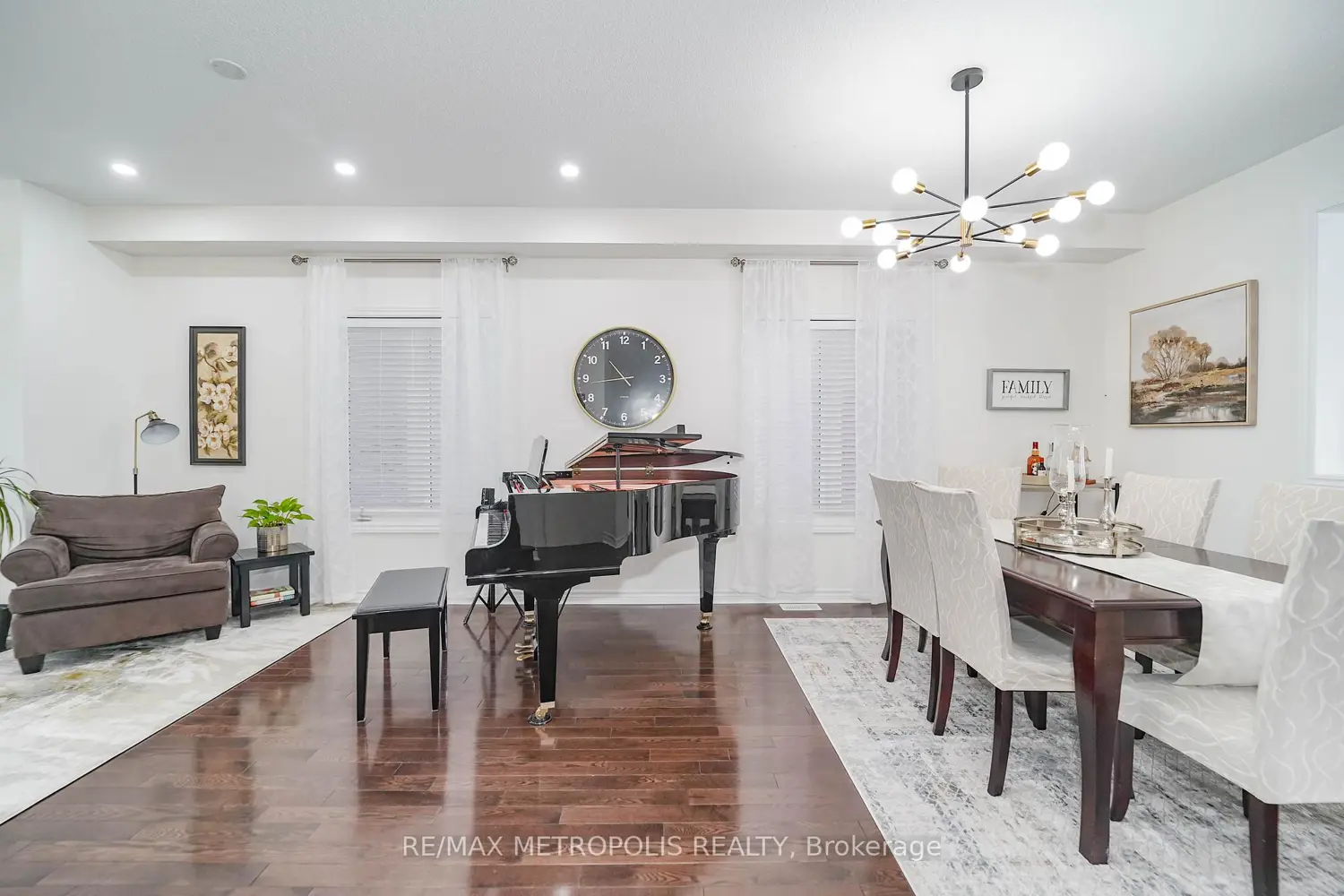 82 Mcroberts Crescent