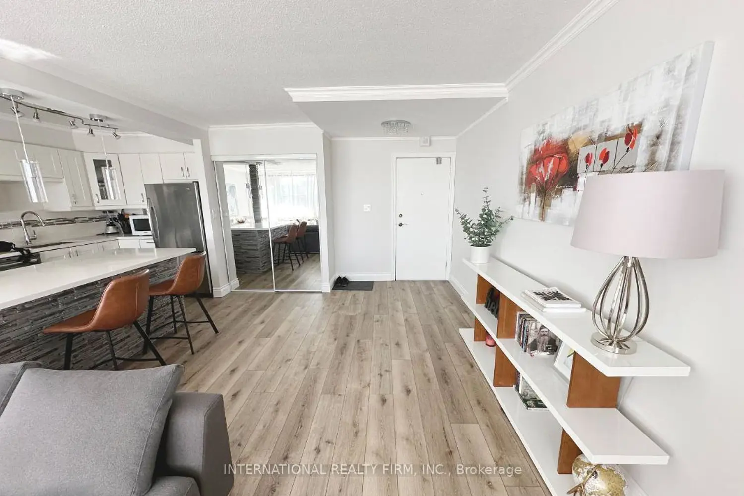 2263 Marine Drive 408 photo 3