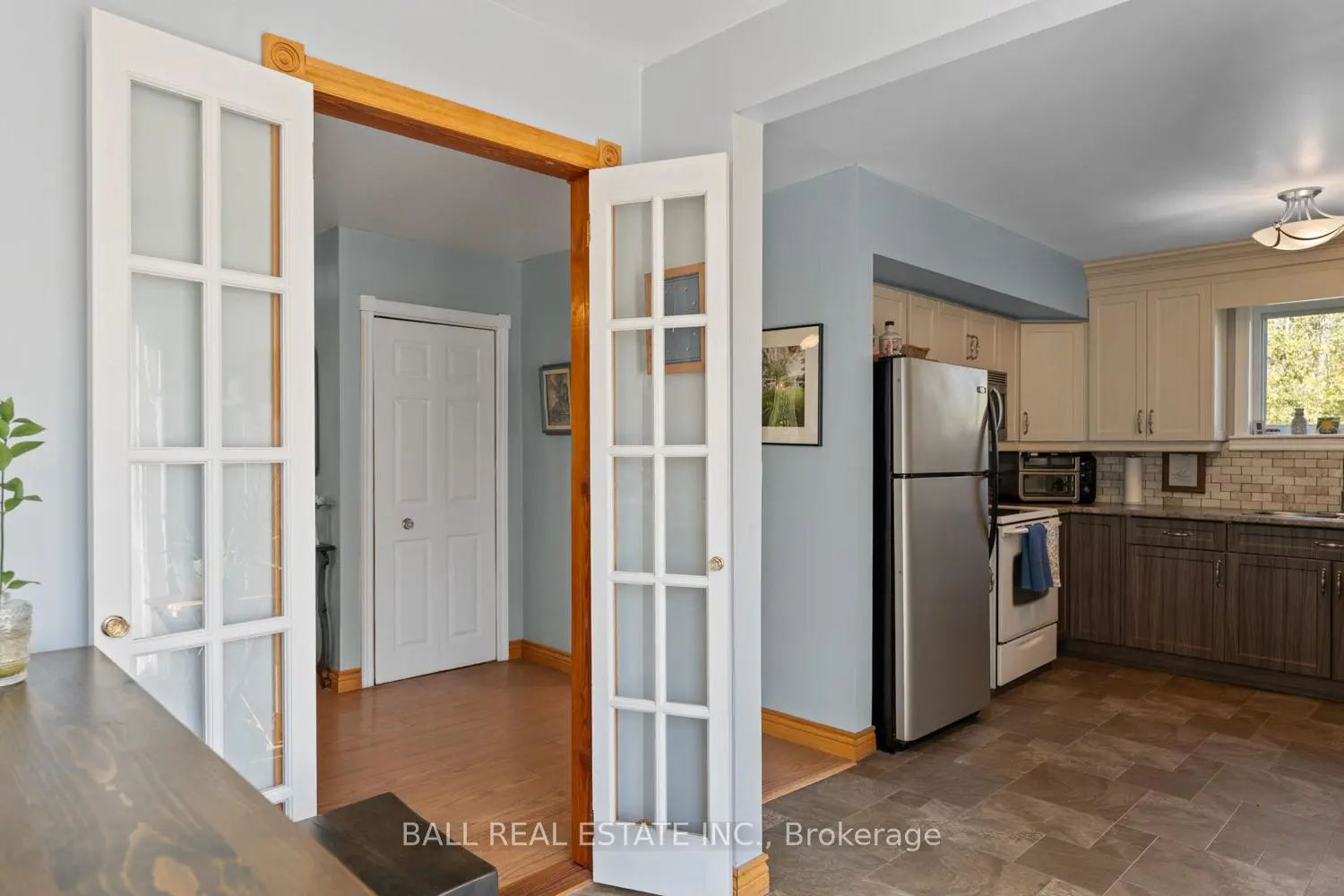 78 Thomas Drive photo 5