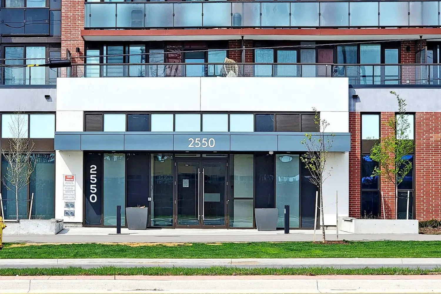2550 Simcoe Street 2121 photo 3