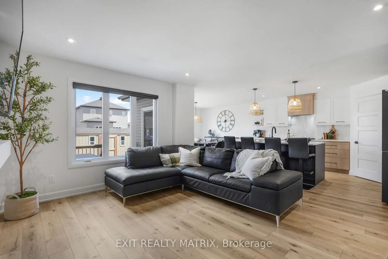 Additional image 3 of 1200 Montblanc Crescent