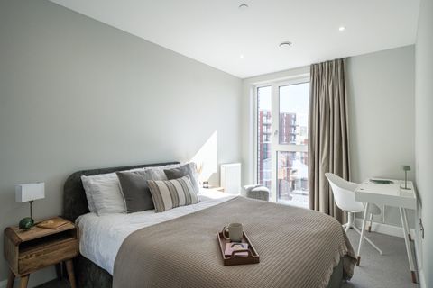 The Lark, Moat Street SW11