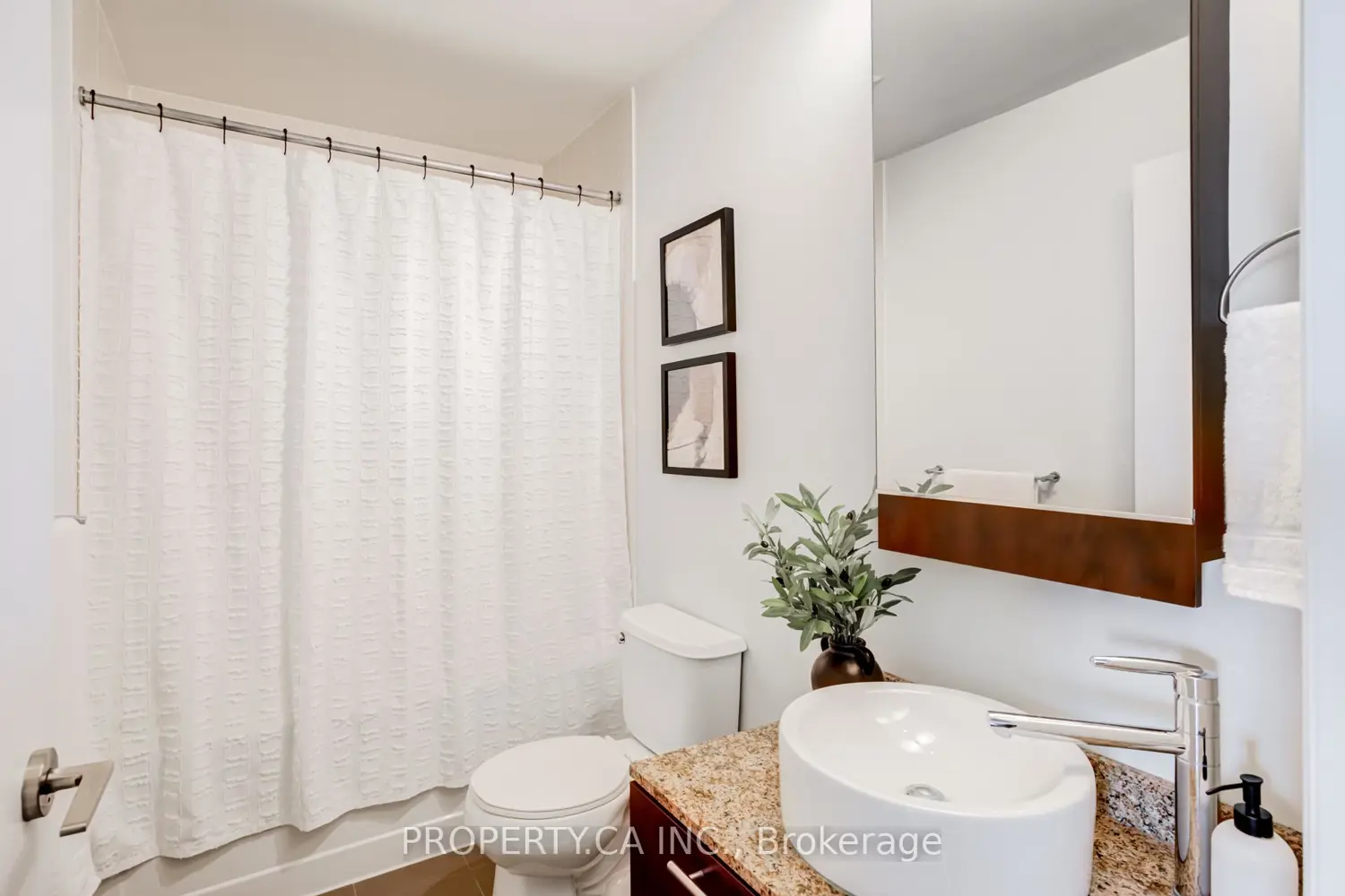 Additional image 8 of 500 Sherbourne Street 2202