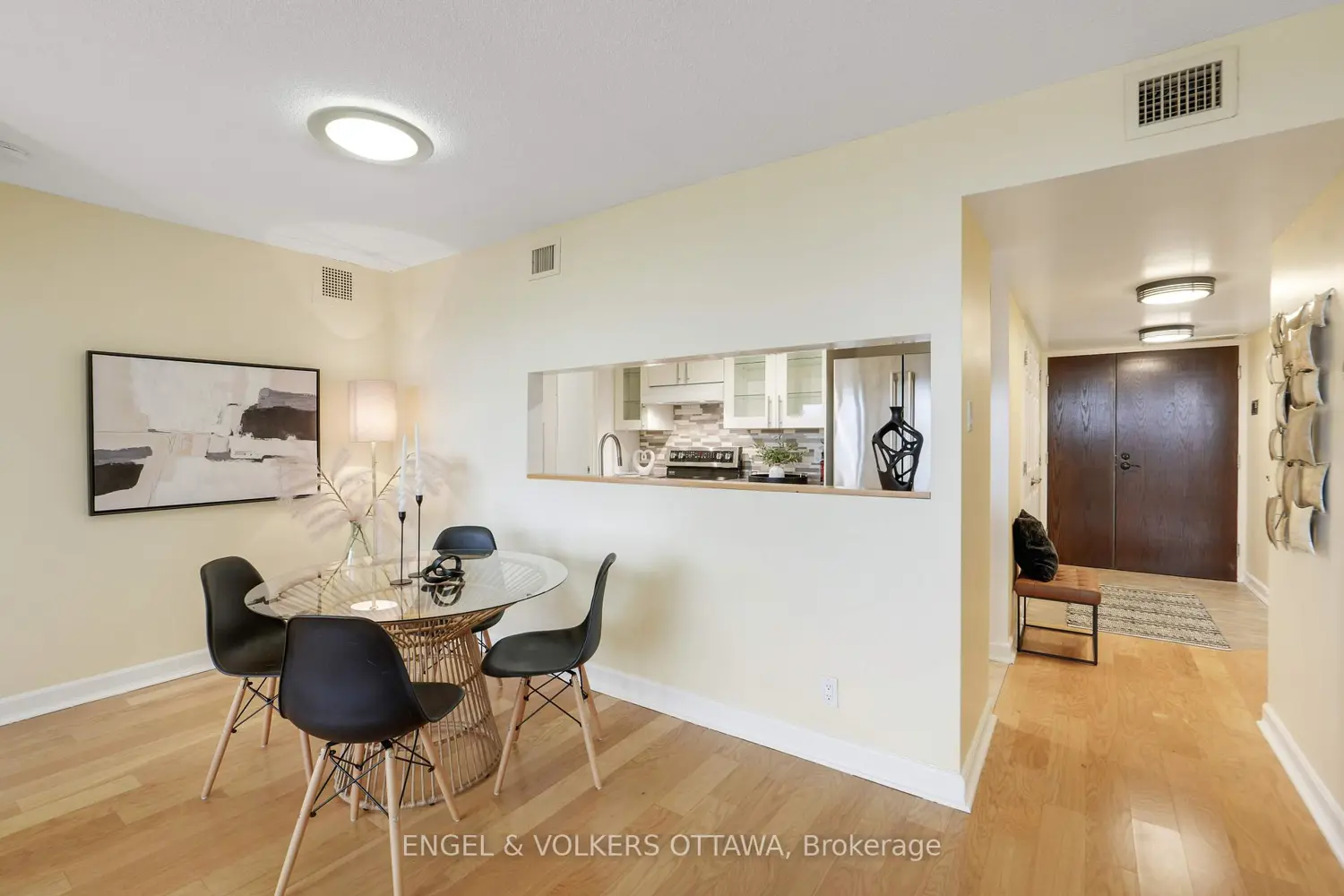 2019 Carling Avenue 505 photo 2