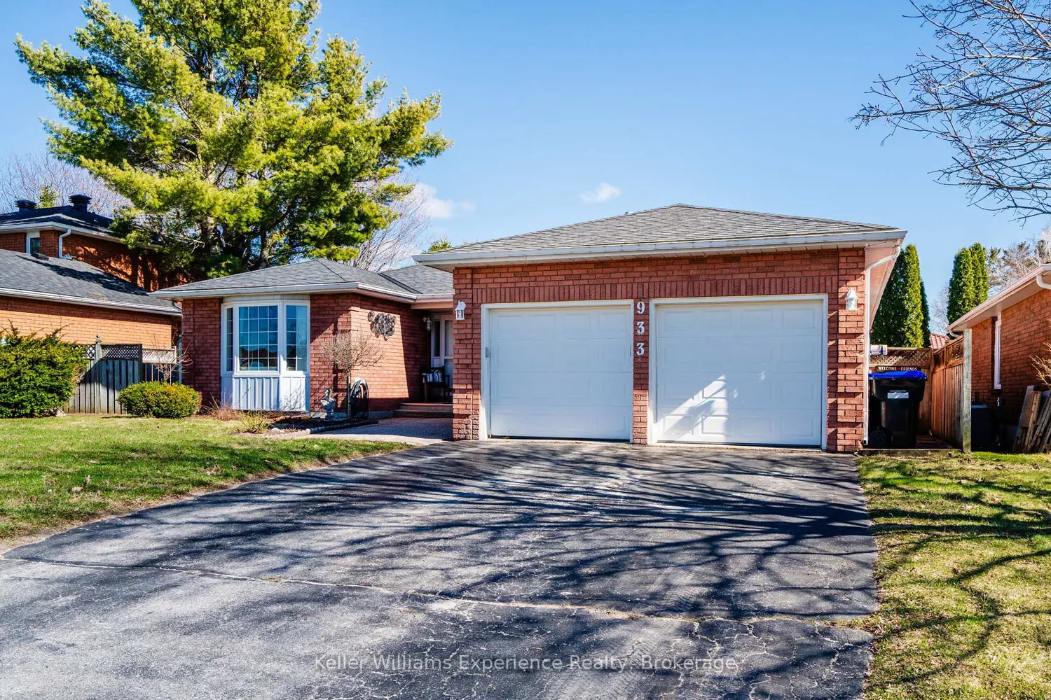 933 Playfair Road