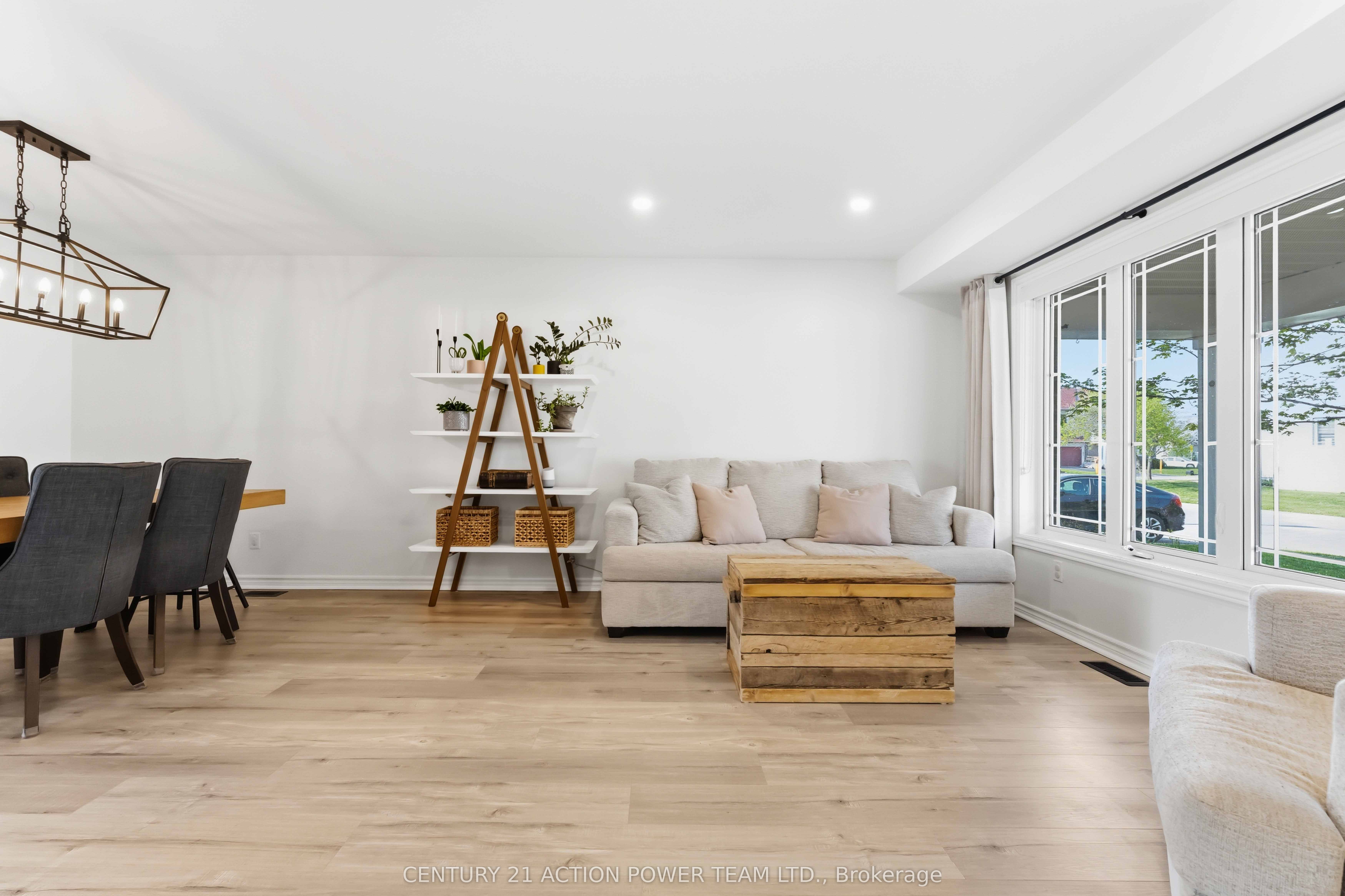 Additional image 3 of 305 Sarabella Street, Ottawa, ON, K4A 0A3