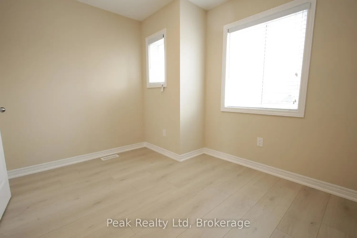 60 Canterbury Drive 25 photo 2
