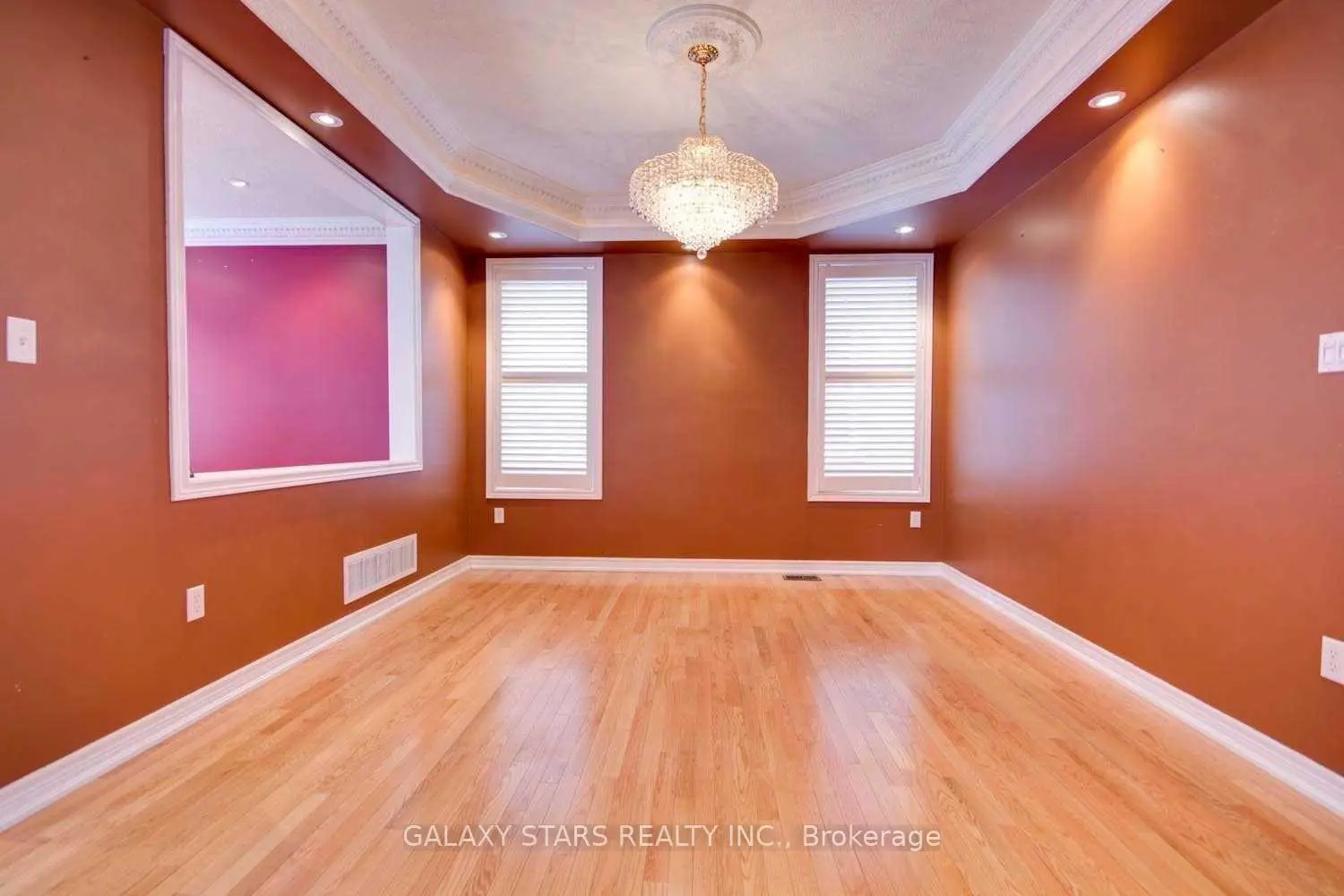 4 Spall Court photo 5