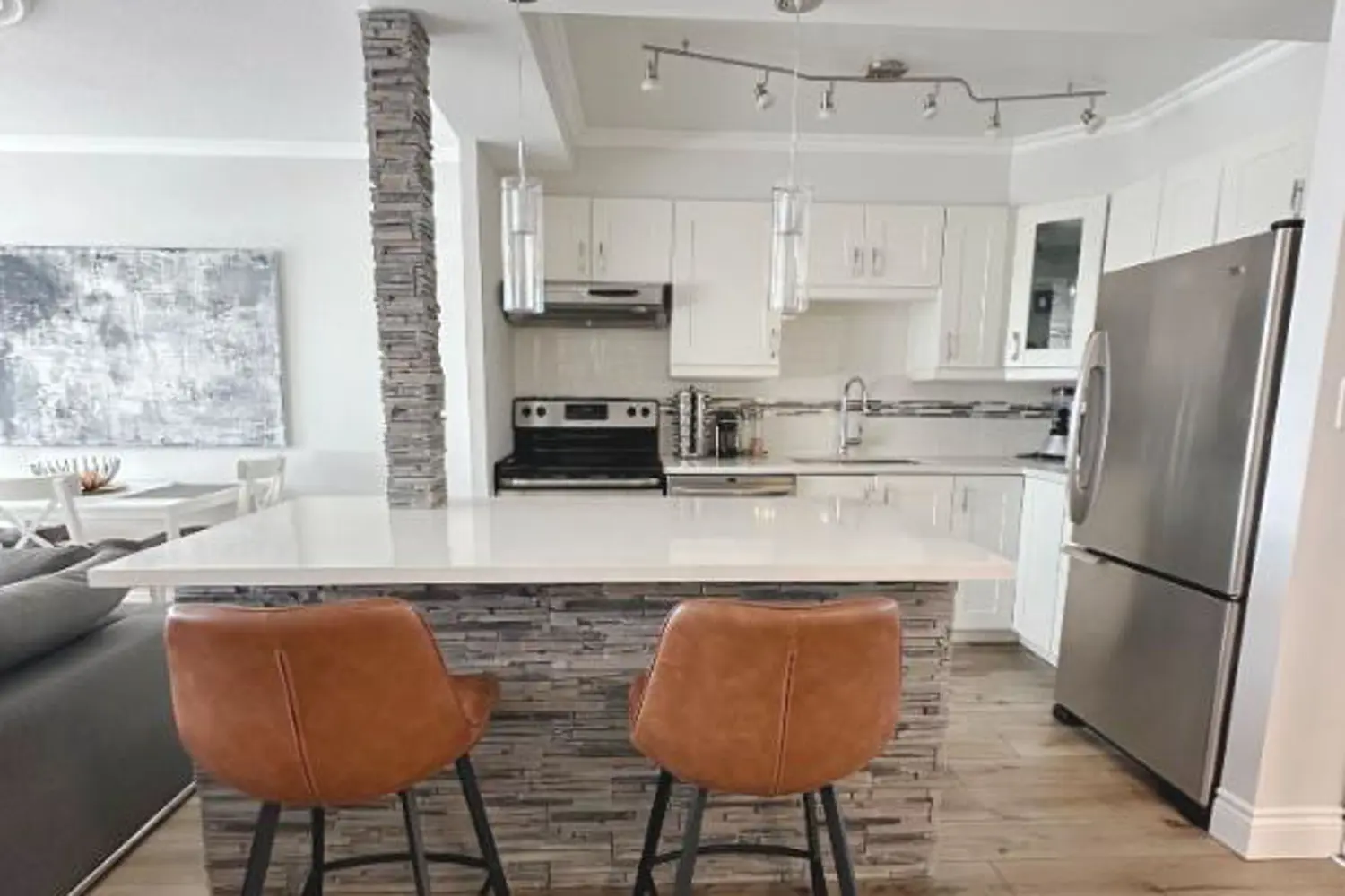 2263 Marine Drive 408 photo 4