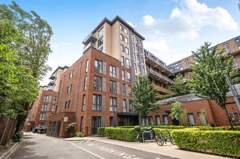 Bowthorpe Court, Colonnade Gardens, Acton W3