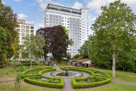 Throwley Way, Sutton, Surrey SM1