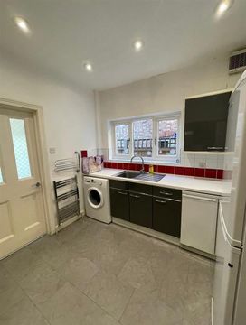 Litchfield Gardens, London NW10