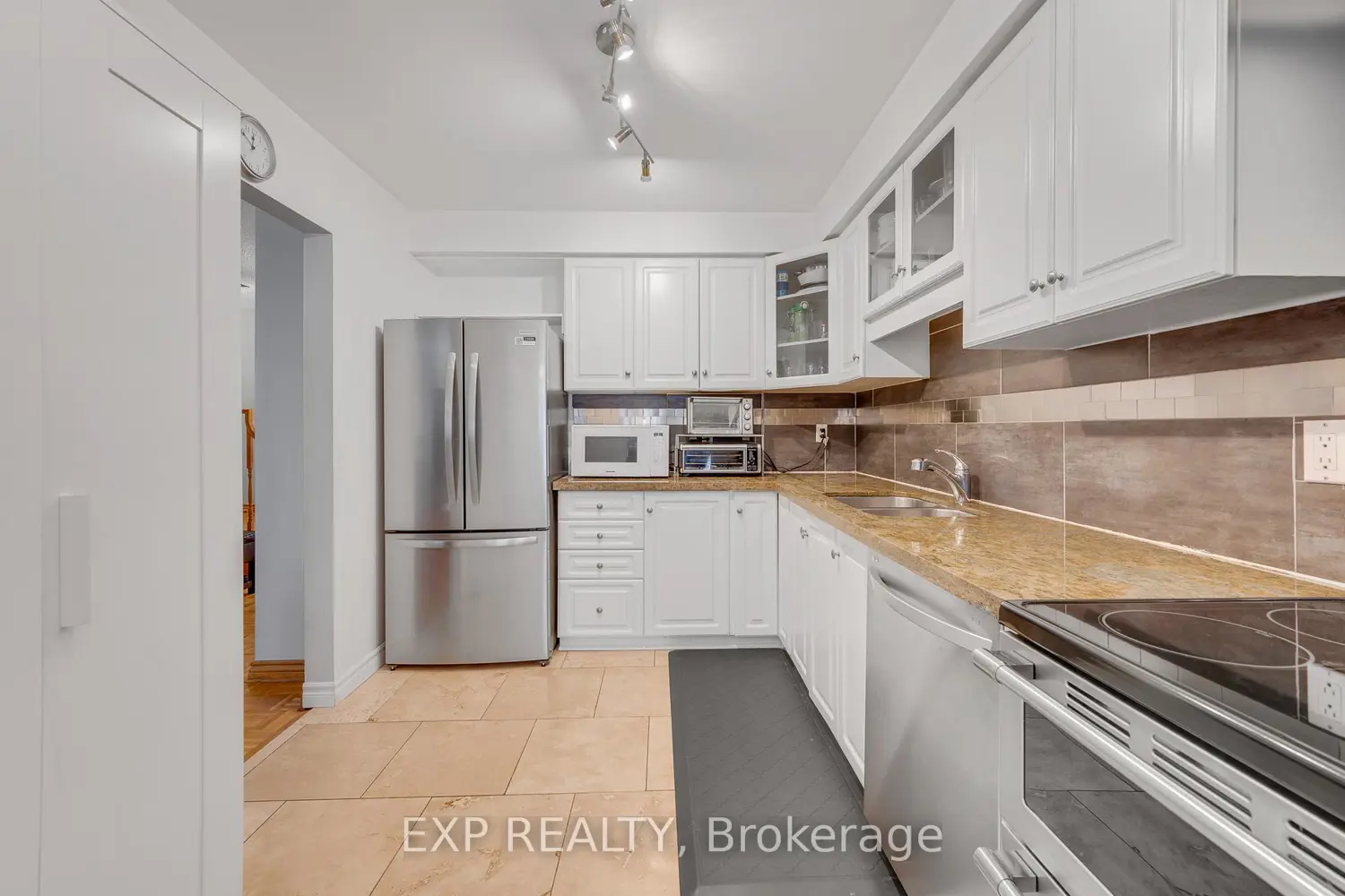 Additional image 10 of 750 Burnhamthorpe Road 31