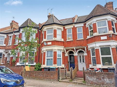 Rathcoole Avenue, Hornsey N8
