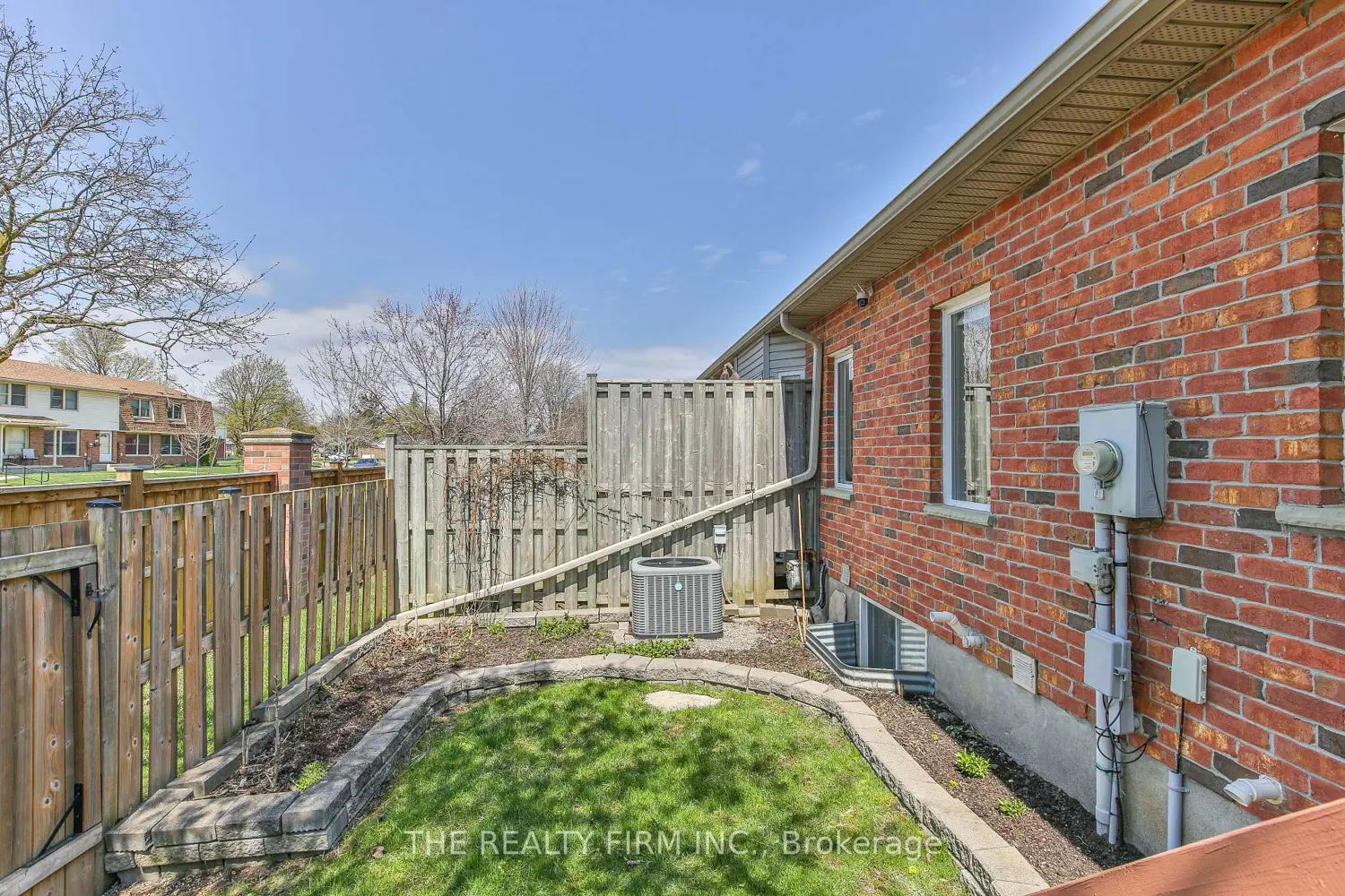 Additional image 18 of 100 Stroud Crescent 11