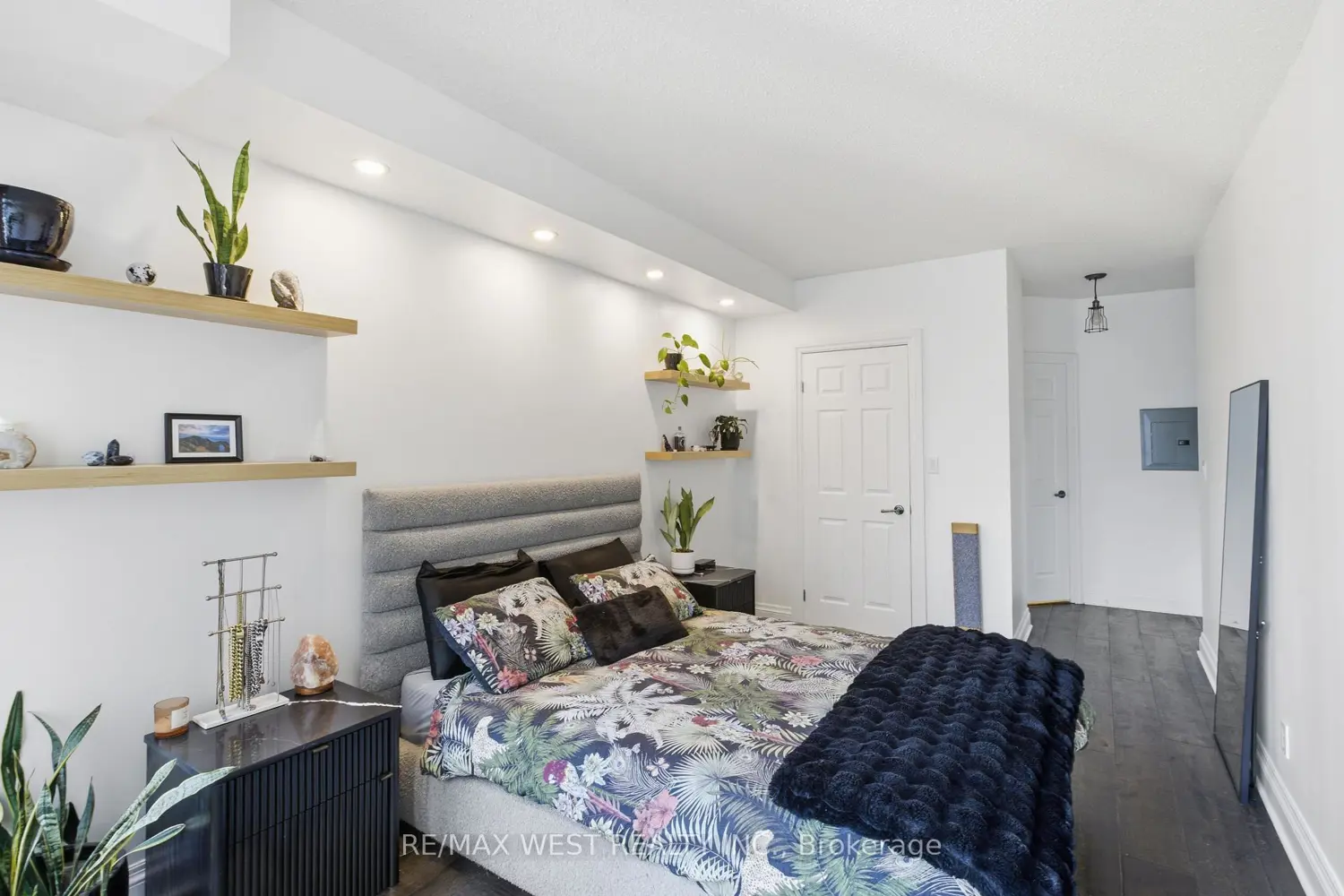 Additional image 10 of 55 Bloor Street 1709