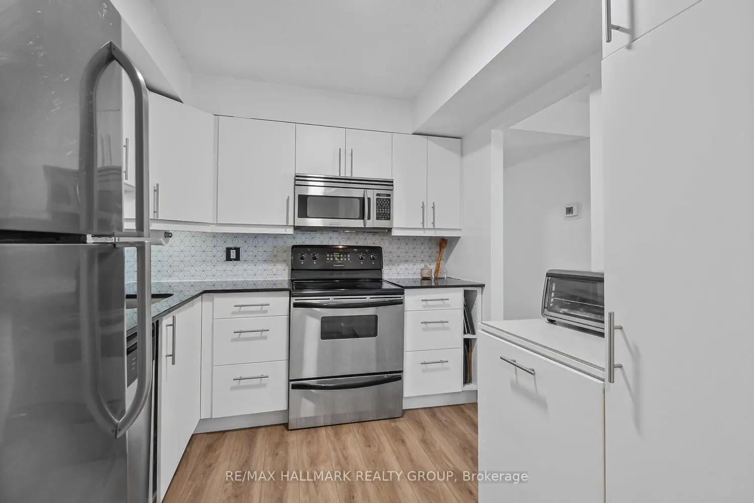 Additional image 7 of 199 Kent Street 604