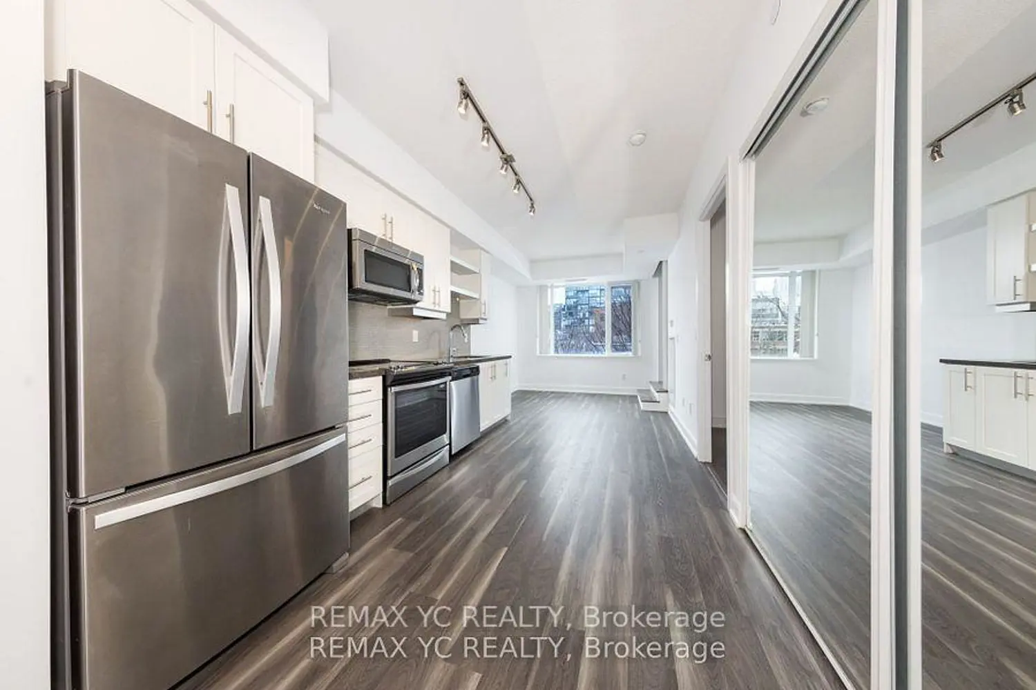525 Adelaide Street 217 photo 2