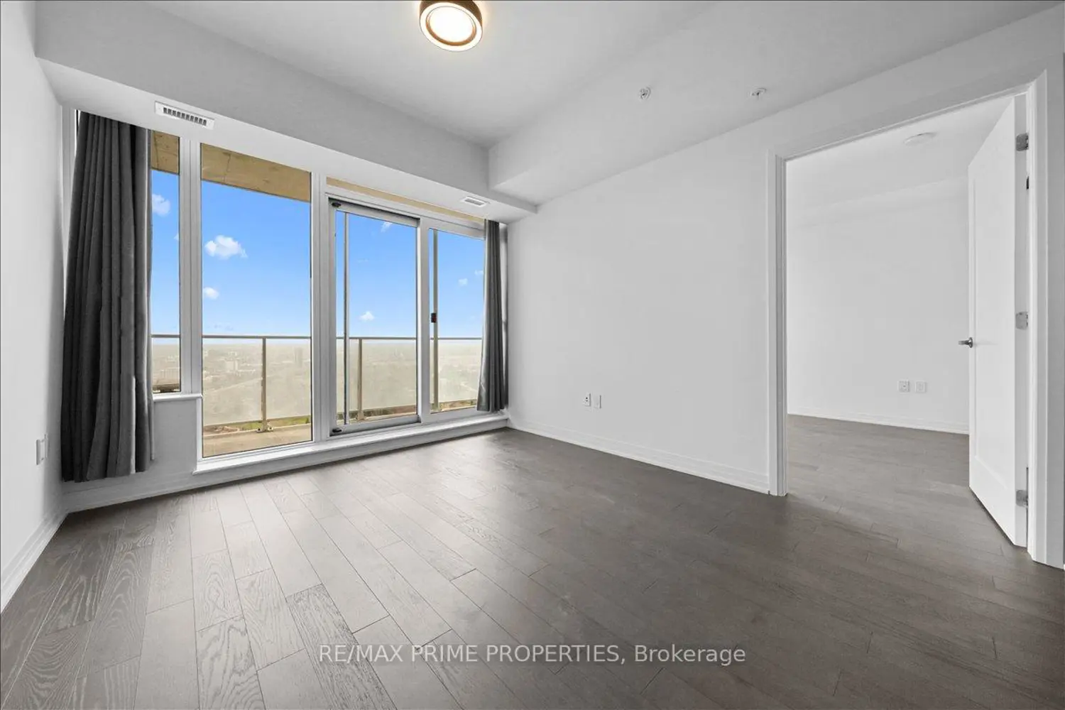 Additional image 3 of 805 Carling Avenue 3705