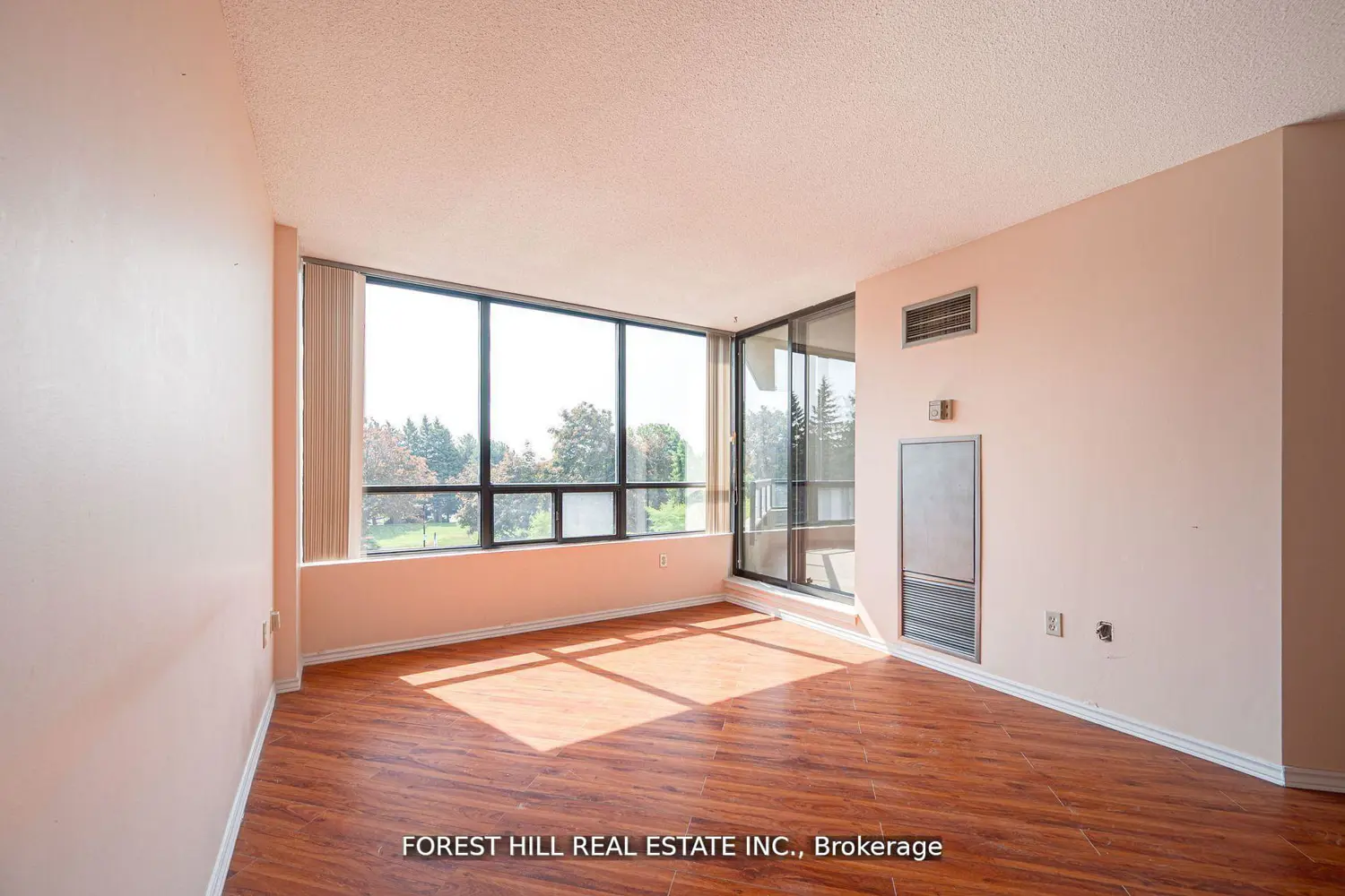 Additional image 9 of 7440 Bathurst Street 308