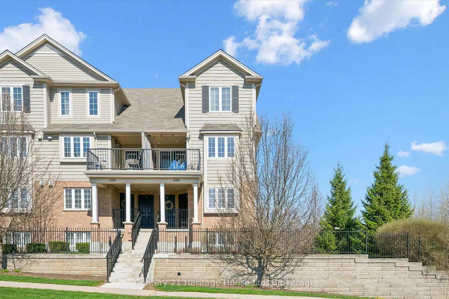 656 Woodlawn Road B
