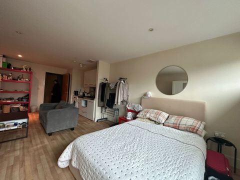 Long Lane, London SE1, Studio to rent