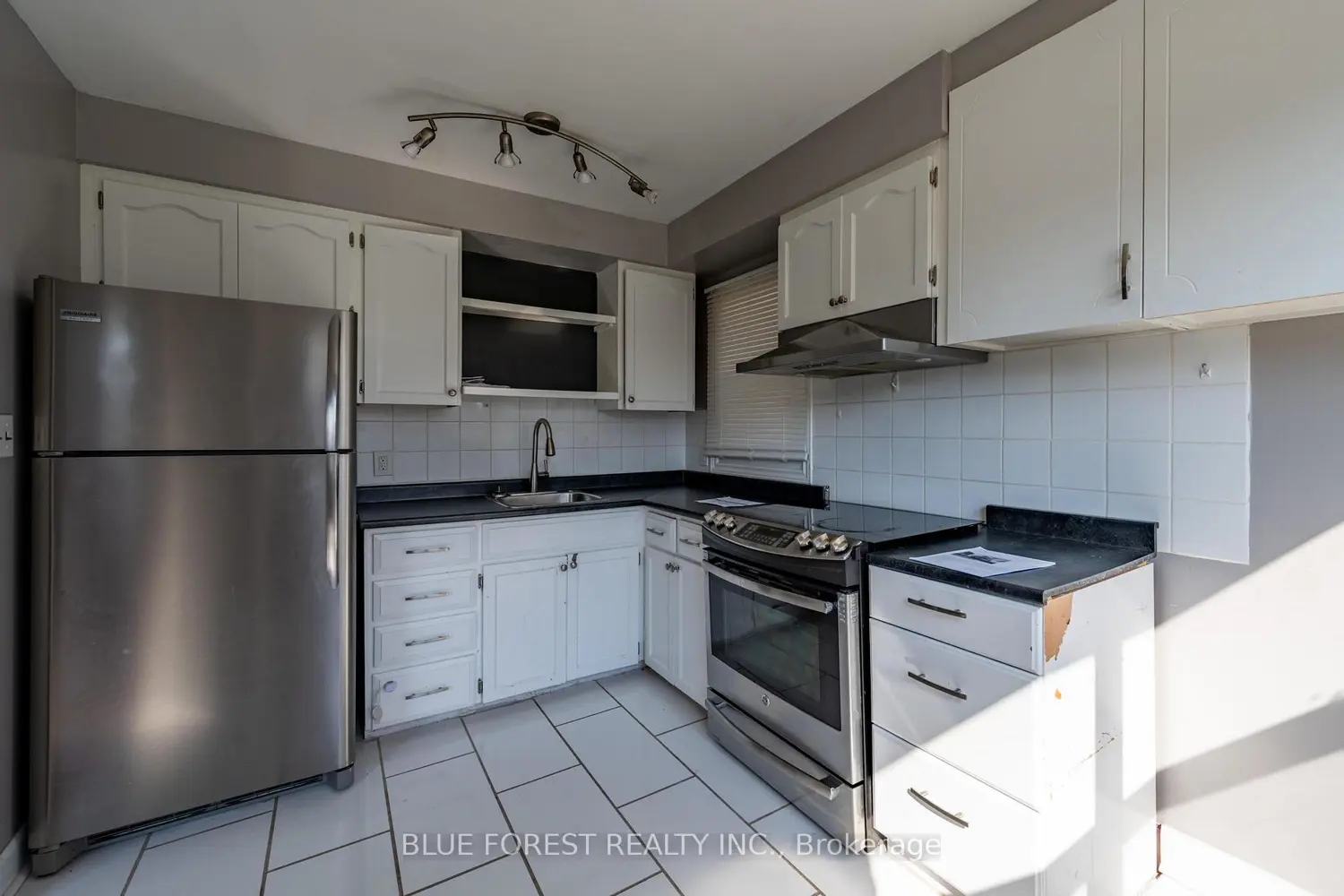 751 Curry Street photo 4